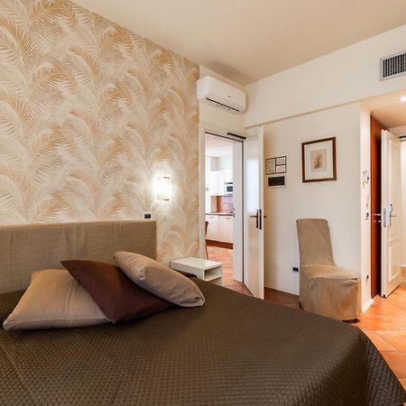 Residence Villa Firenze Алассио Экстерьер фото